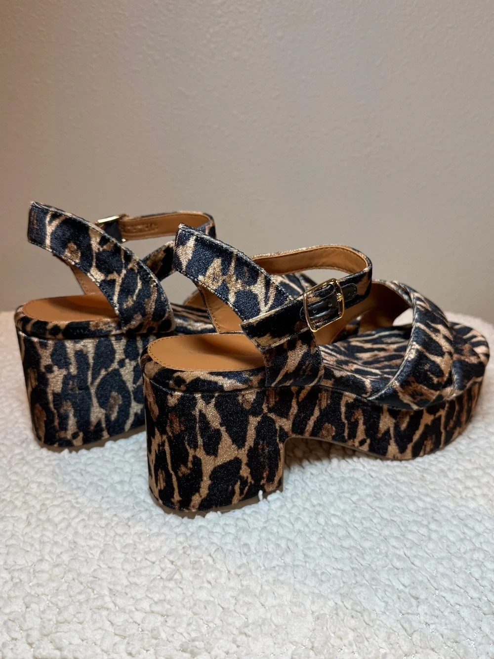 Gianni Bini Leopard Printed Velvet Cross Band Platform Sandals